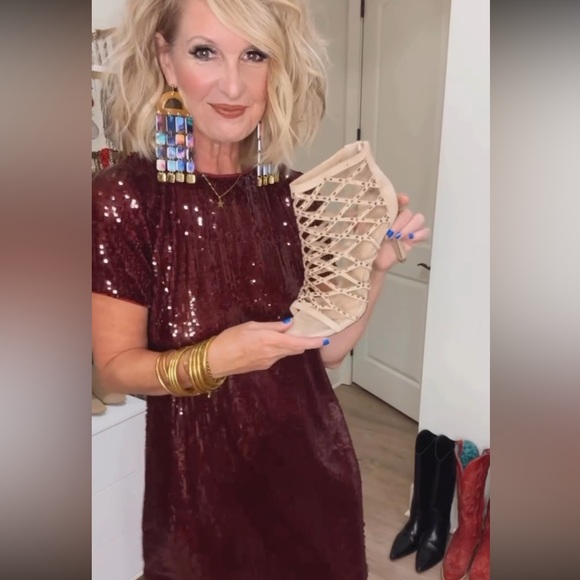 Classic Cage Gold Heels - Picture 3 of 14